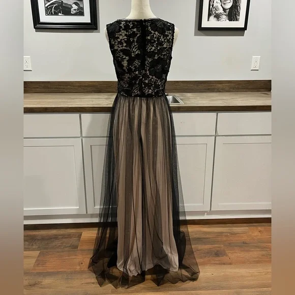 Ever Pretty Black and Tan Lace Maxi Dress size 8 - Picture 4 of 12